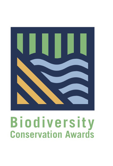 logo-premios-conservacion-biodiversidad-ingles